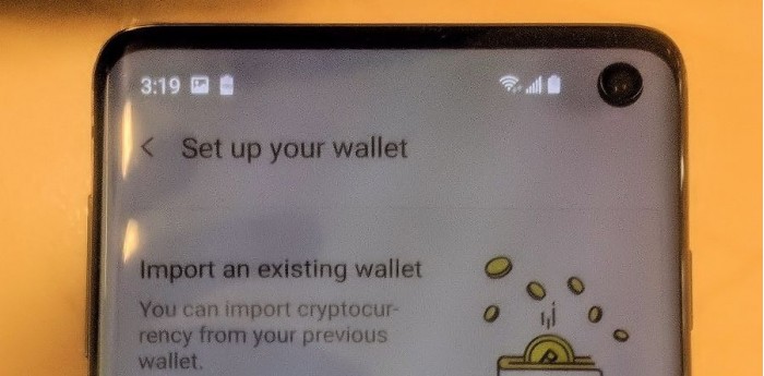 Galaxy S10真机照曝光：One UI+打孔前摄+加密货币钱包